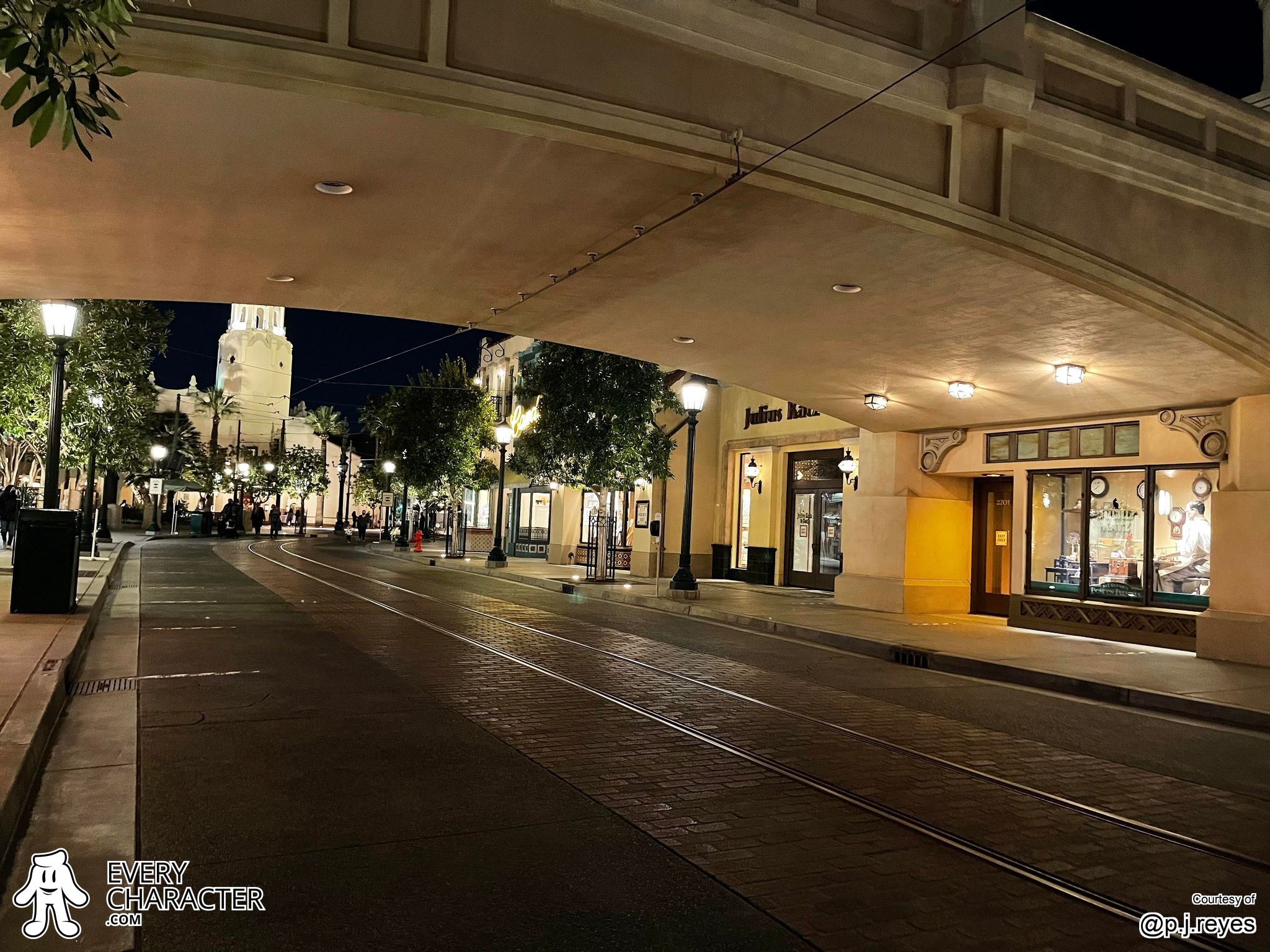 DCA - Buena Vista Street on EveryCharacter.com